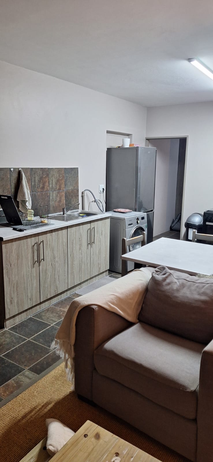 To Let 1 Bedroom Property for Rent in Wavecrest Eastern Cape